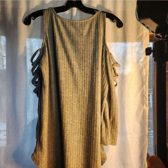 Line Up shirt Womens Cold Shoulder Gray Size unknown - Picture 11 of 12